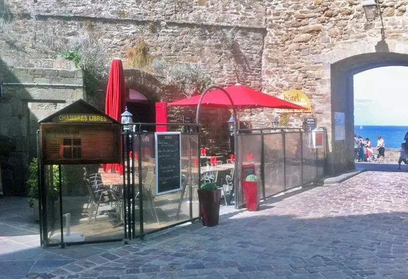 هتل Les Chiens Du Guet