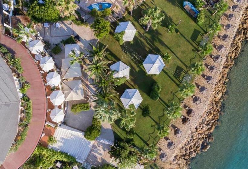 هتل Lido Degli Scogli