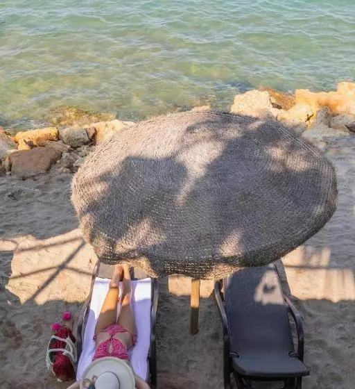 هتل Lido Degli Scogli