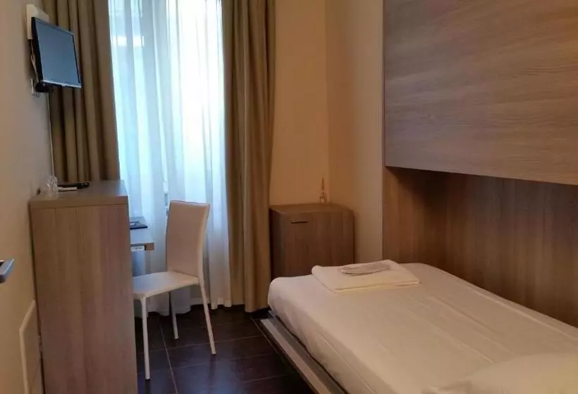 Hll Hotel Lungolago Lecco Como Lake