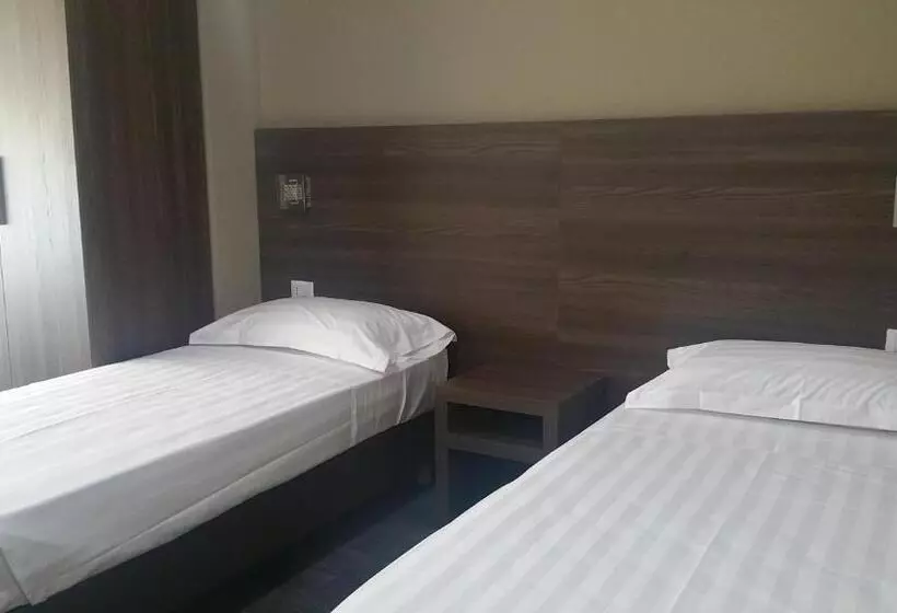 Hll Hotel Lungolago Lecco Como Lake