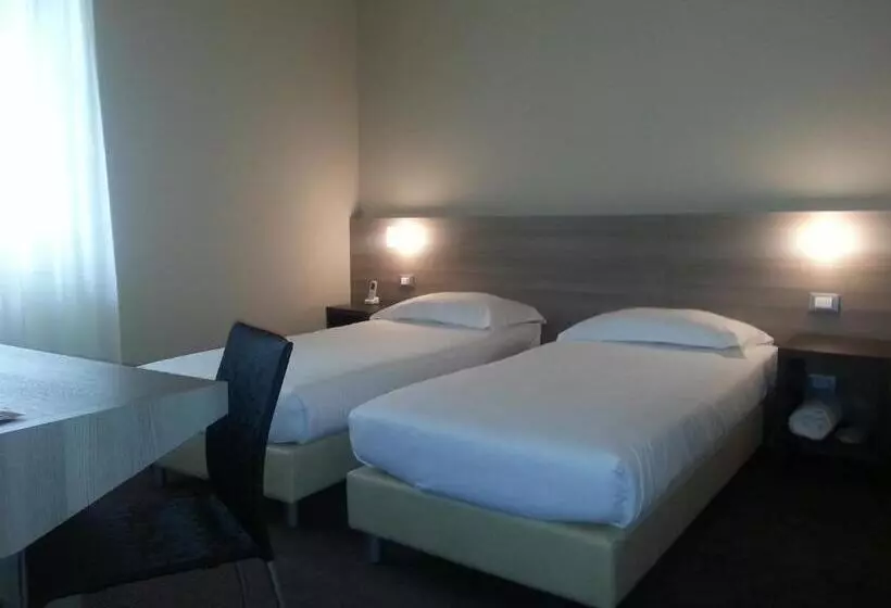 Hll Hotel Lungolago Lecco Como Lake