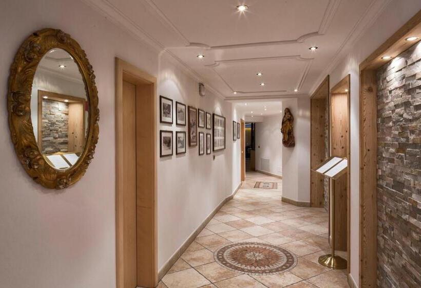 هتل Comploj Adults Only