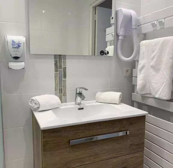 ホテル Hôtel Beau Rivage