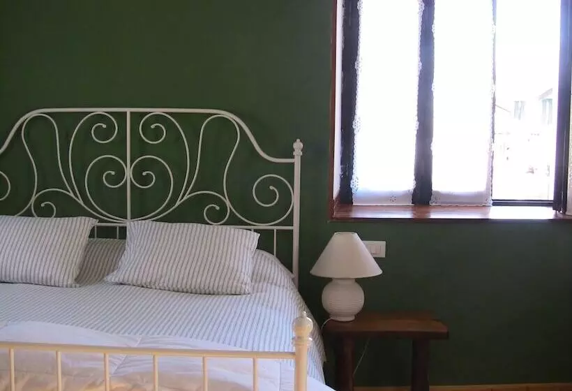 Aamiaismajoitus (B&B) La Corte Di Alzo