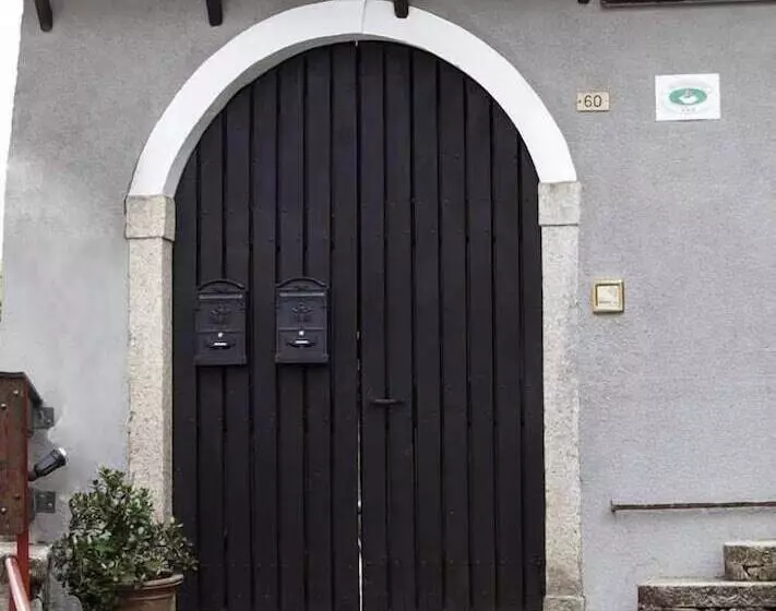 Aamiaismajoitus (B&B) La Corte Di Alzo