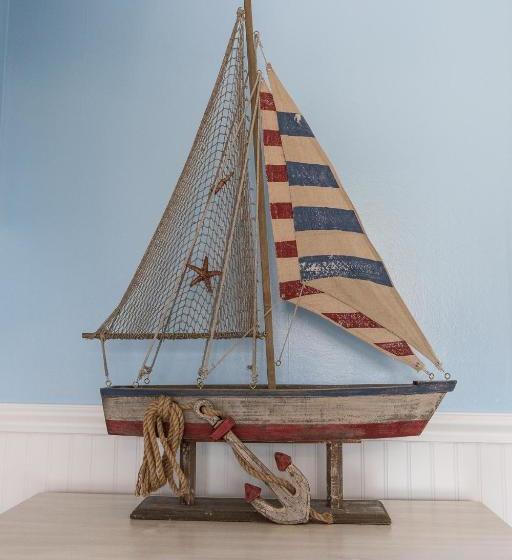 Footbridge Beach Motel