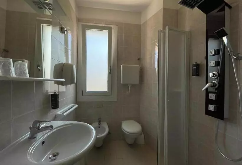 Hotelli Atenea Golden Star