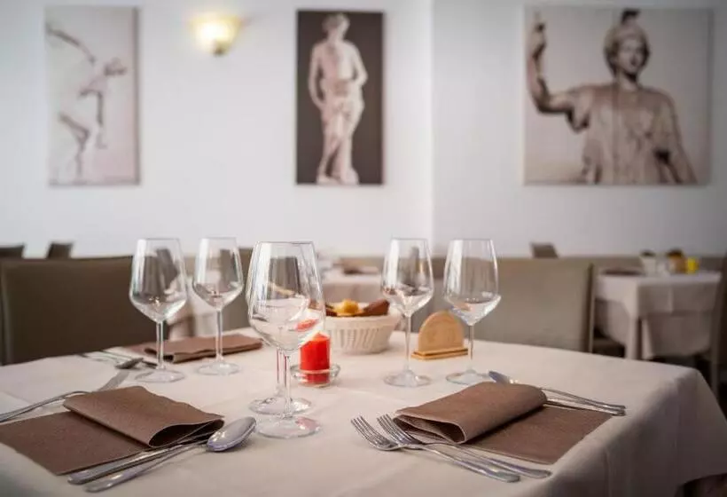 Hotelli Atenea Golden Star