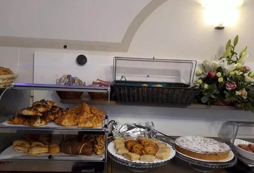 Hotelli Atenea Golden Star