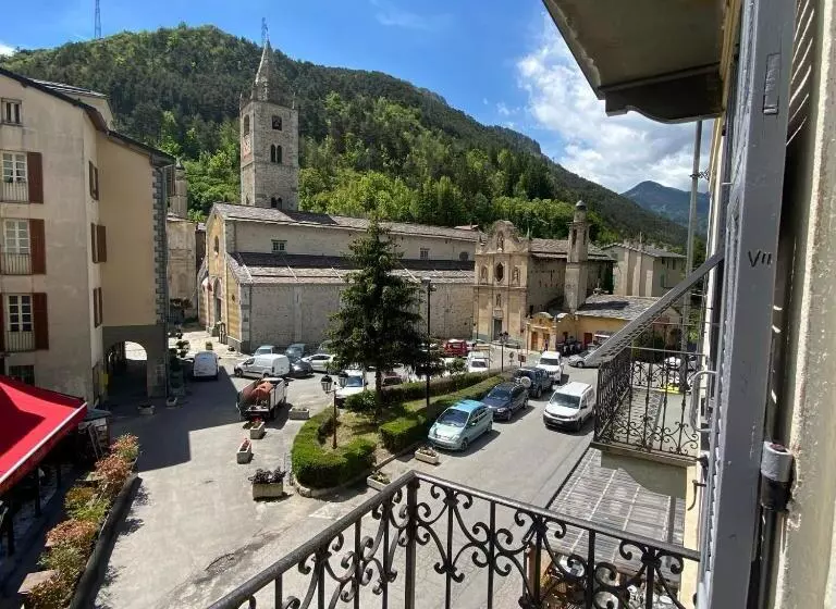 ホテル Hôtel Fleur Des Alpes