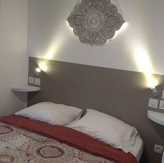 ホテル Mauguio Center