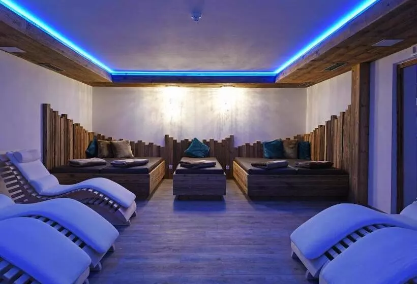Hotelli Purvita Ski In Ski Out Infinity Pool