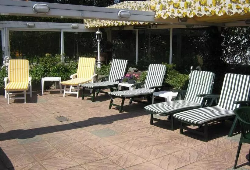 Hotelli Pension Loose