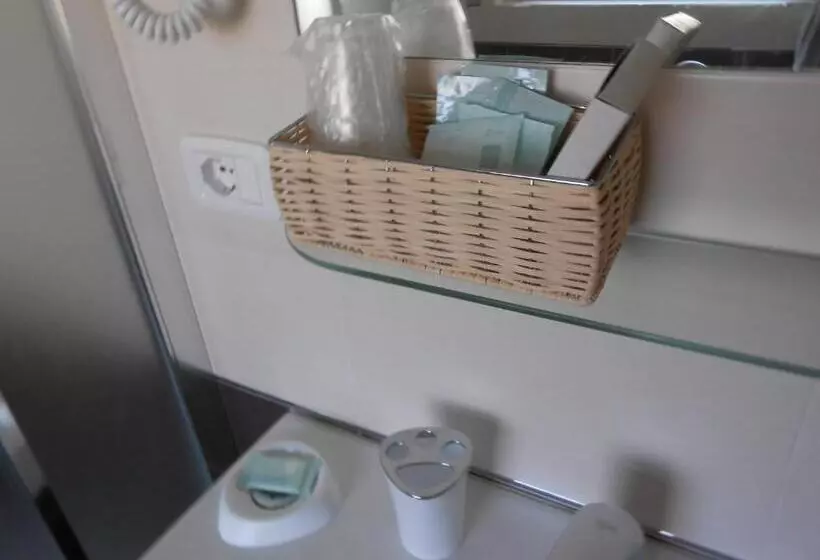 Hotelli Pensione La Scogliera