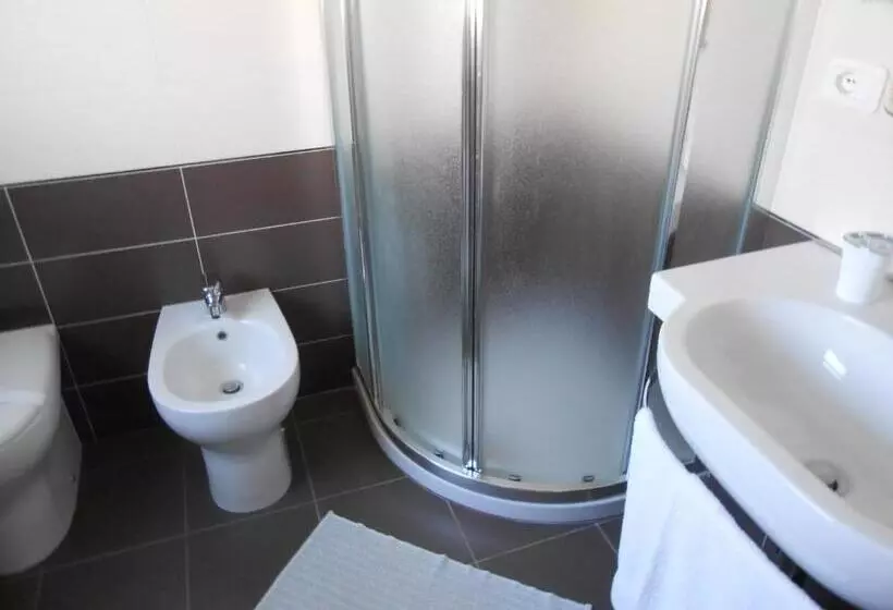 Hotelli Pensione La Scogliera