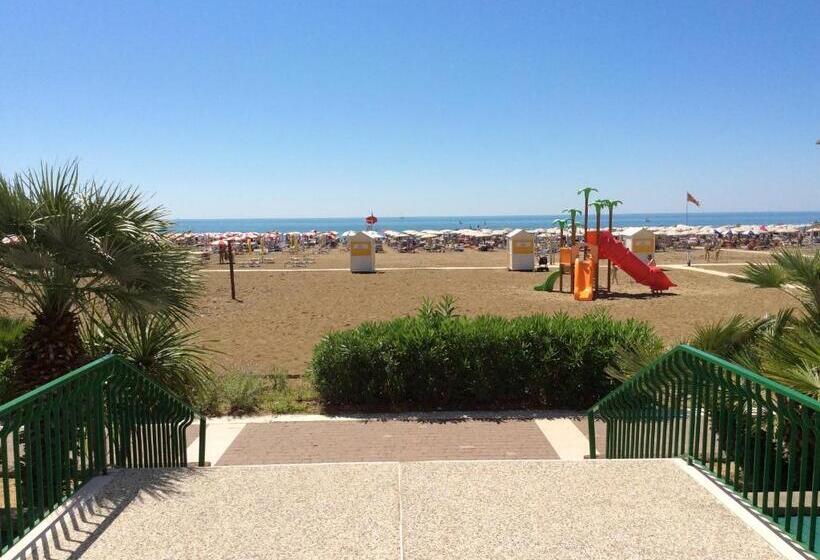 Отель Royal Garnì