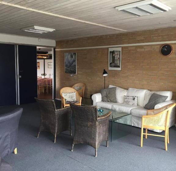 فندق صغير Korsør Vandrerhjem Svanegården