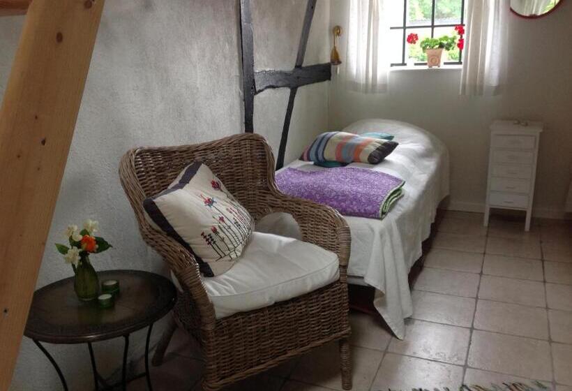 Dyrlev Bed & Breakfast