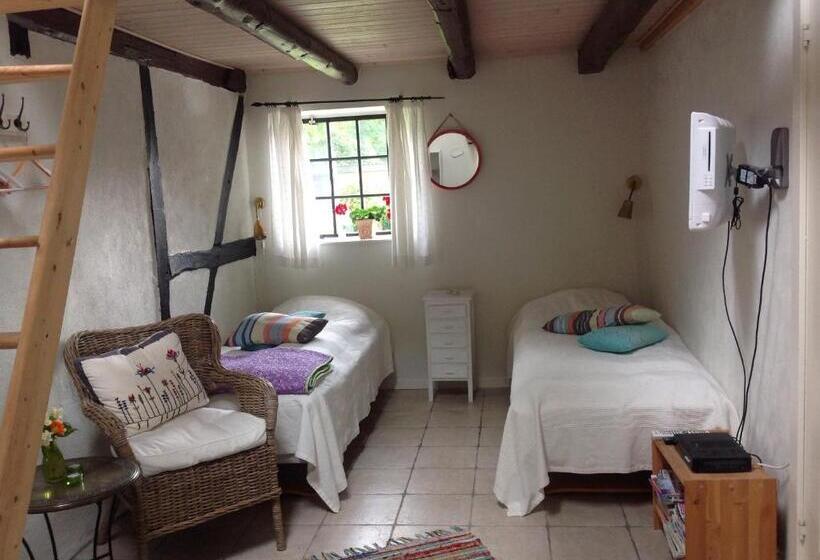 Dyrlev Bed & Breakfast