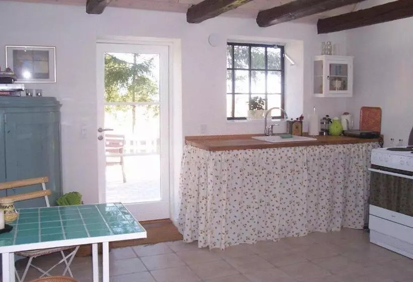 Dyrlev Bed & Breakfast