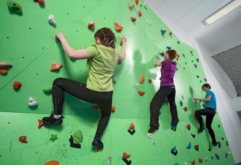 Отель Hyvärilä Youth  And Holiday Centre