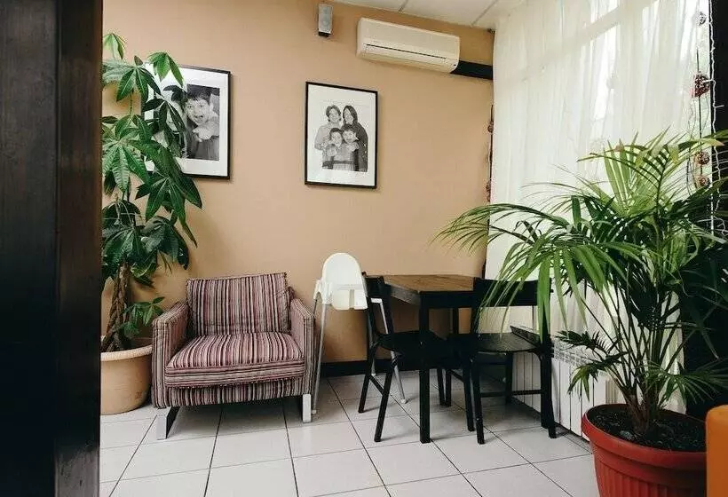 هتل Iceberg House