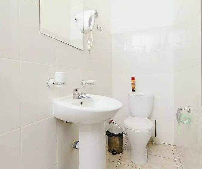 هتل Iceberg House