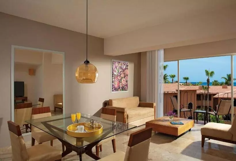 ホテル Altitude By Krystal Grand Los Cabos – All Inclusive