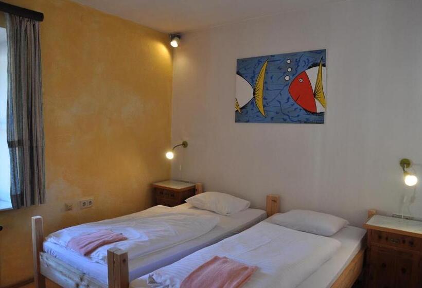 ホテル Schwarzer Adler Sillian