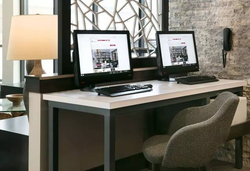 ホテル Hilton Garden Inn Iowa City Downtown University