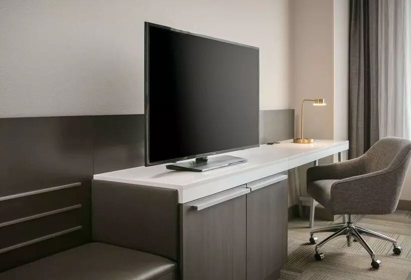 ホテル Hilton Garden Inn Iowa City Downtown University