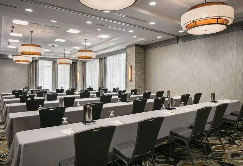 ホテル Hilton Garden Inn Iowa City Downtown University