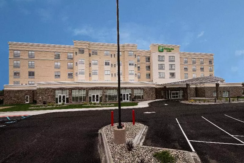 Holiday Inn Hotels And Suites Mount Pleasant By Ihg