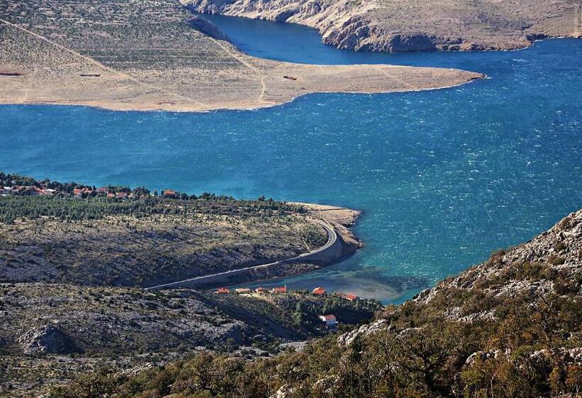 בית מלון כפרי Rajna