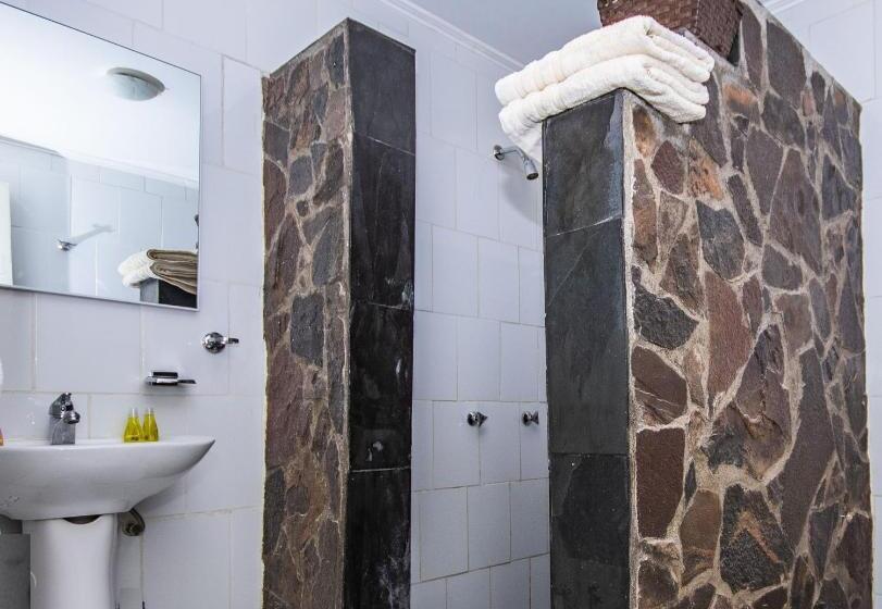 הוסטל San Pedro Domos