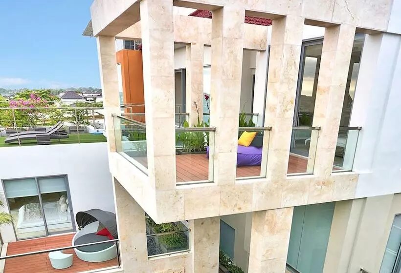 Echo Beach Designer Apartment