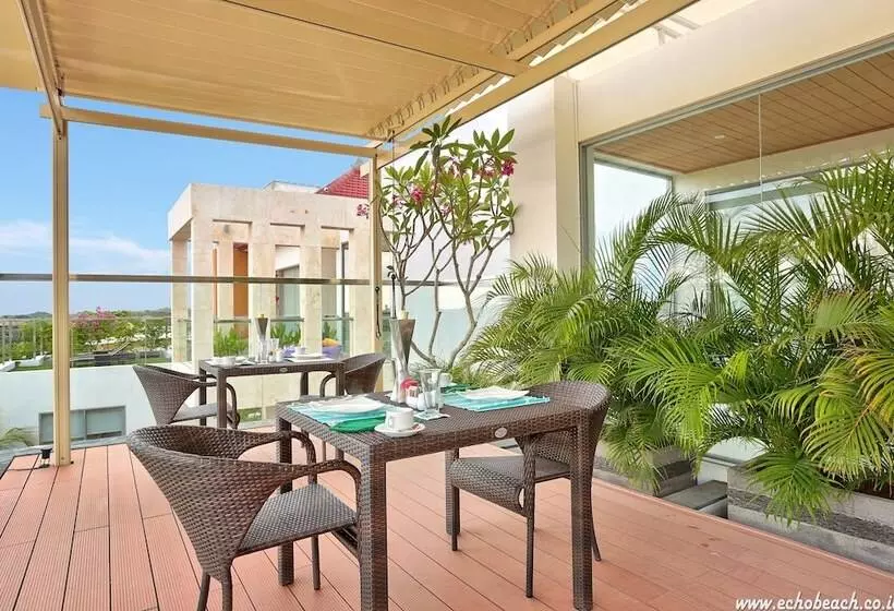 Echo Beach Designer Apartment