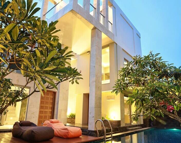 Echo Beach Designer Apartment