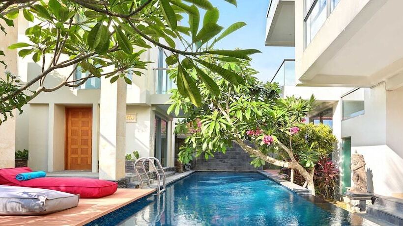 Echo Beach Designer Apartment