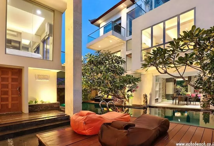 Echo Beach Designer Apartment