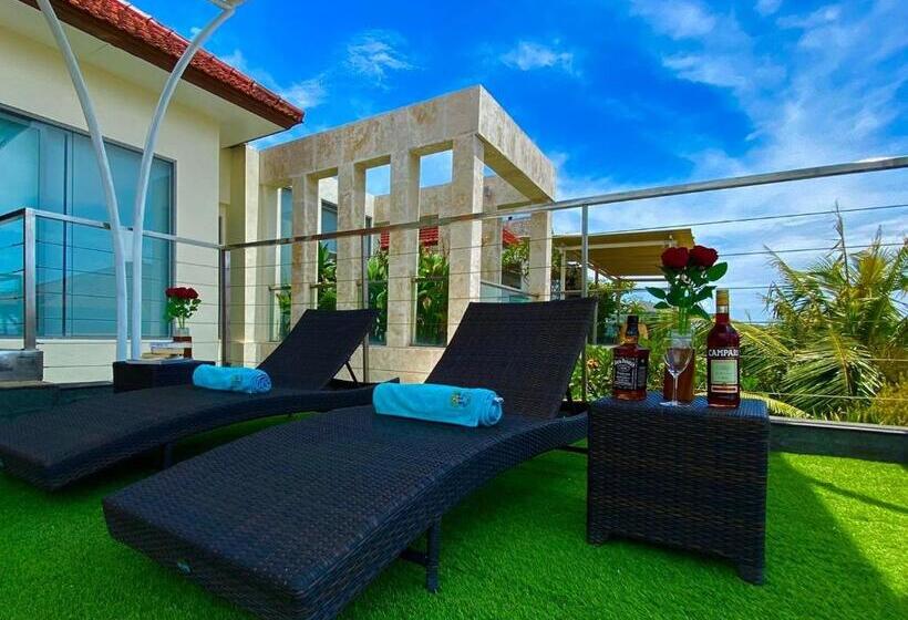 Echo Beach Designer Apartment