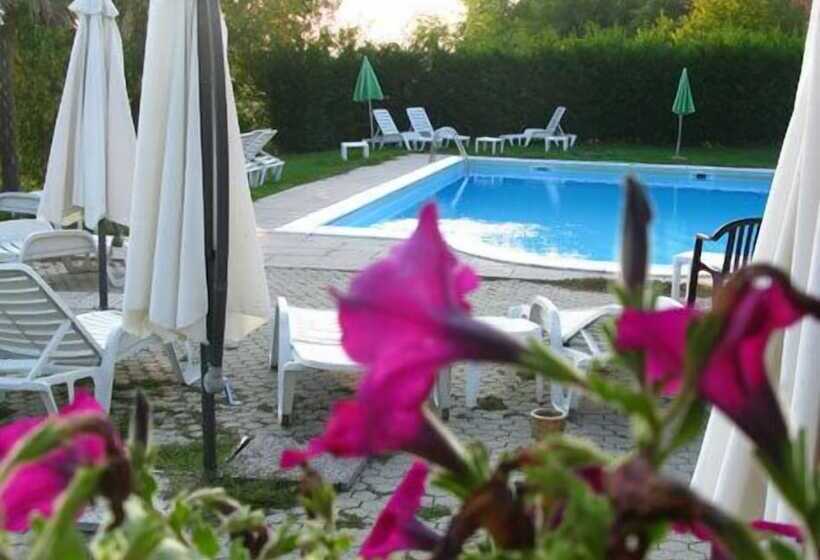 Отель La Locanda Del Nocciolo