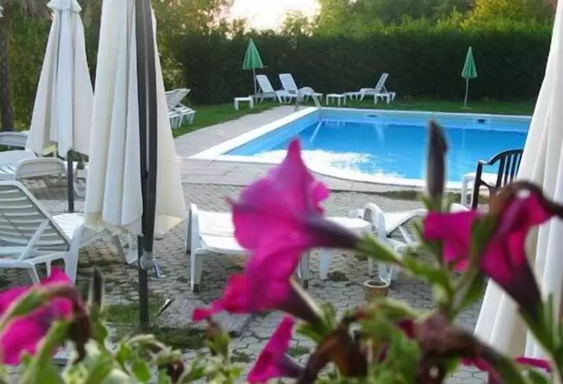 Hotelli La Locanda Del Nocciolo