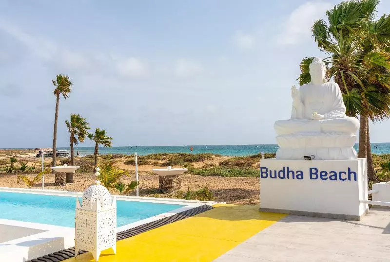 هتل Livvo Budha Beach