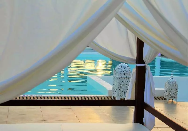 هتل Livvo Budha Beach