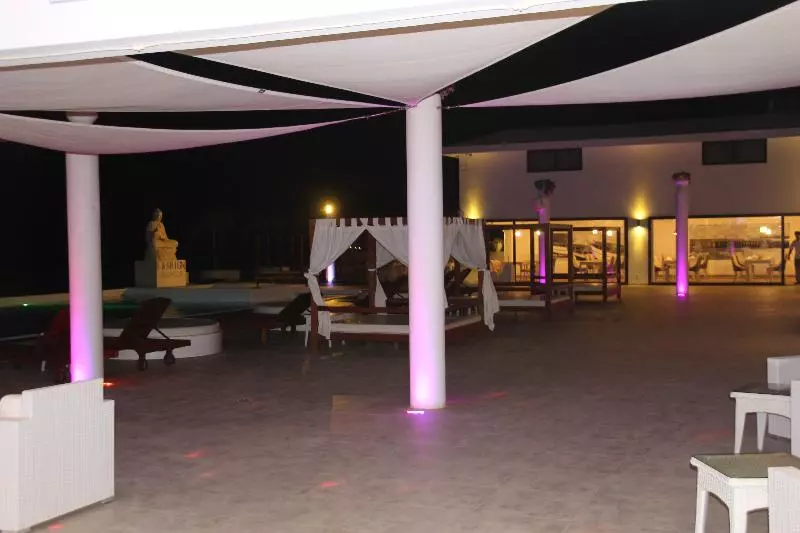 هتل Livvo Budha Beach