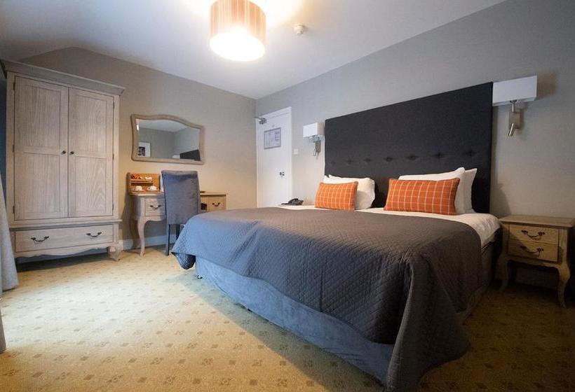 فندق Longford Arms