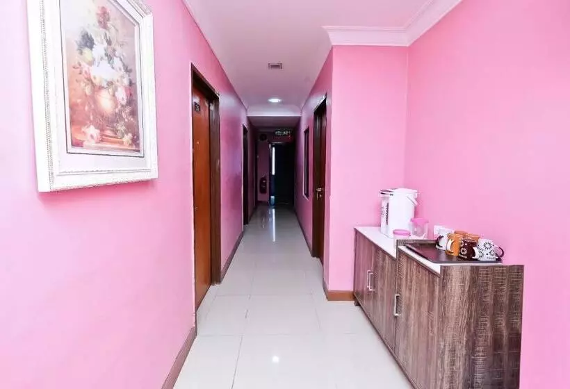 ホテル OYO 714 Arina 