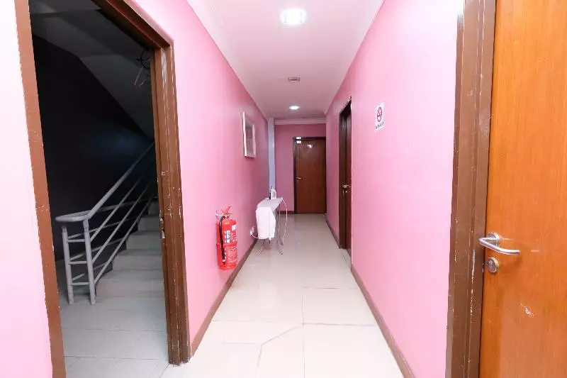 ホテル OYO 714 Arina 